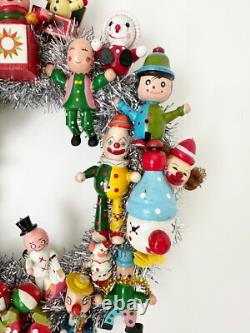 11 Vintage Kitsch Clown Wreath, Vtg & Retro Clowns, Wood KitschOrnament Wreath