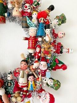 15.5 Vintage Wood Ornament Kitsch Wreath, Christmas Holiday Wreath, Ornaments