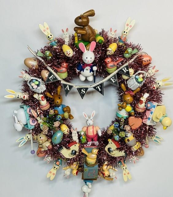 15.5 Vintage Wood Ornament Kitsch Wreath Easter Holiday Wreath Ornaments Bunny