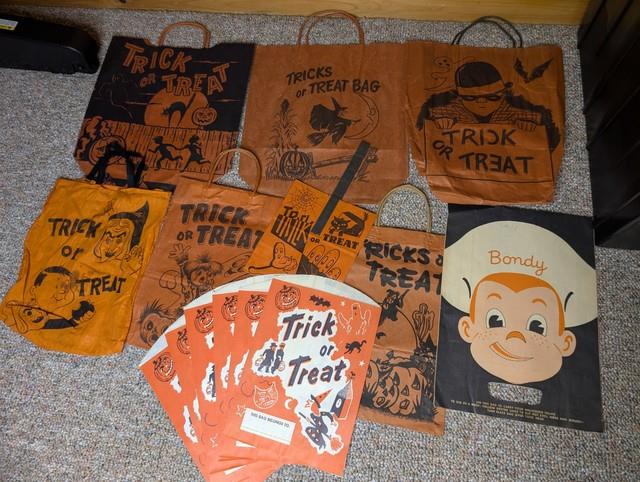 15 Vintage 60-70s Halloween Trick Or Treat Candy Bag Lot, Witches, Cats, Ghosts