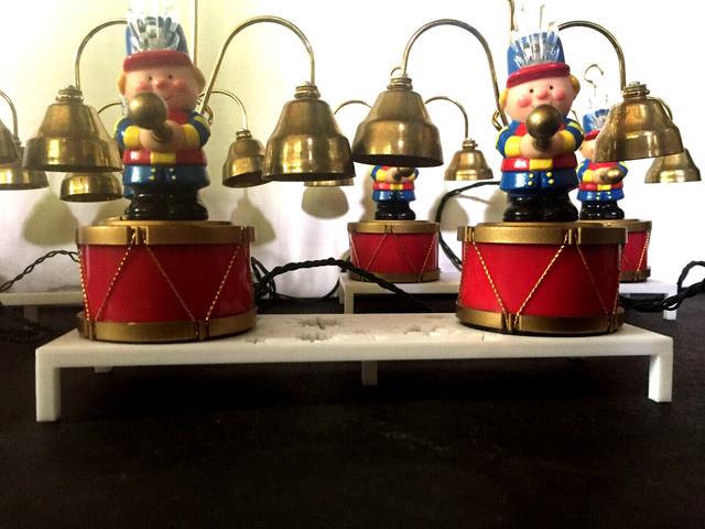 1991 Mr. Christmas Marching Band 35 Carols Songs Tested / Has Custom Stands