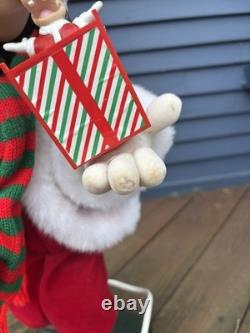 1994 Animated 30 Disney's Christmas Goofy Musical Motionette