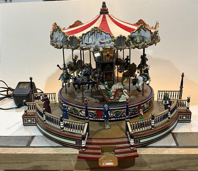 1997 Mr. Christmas Holiday Around The Carousel Musical! Works