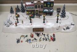 1997 THE MAGIC OF MAINSTREET Christmas Village withAnimated Figures Lights Sounds