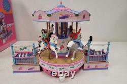 2001 Barbie Holiday Go Round Carousel Plays Christmas Songs, Lights Up- Works