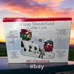 2006 Mr Christmas Winter Wonderland Cable Cars Skiing Lights up Musical Animated