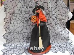 2014 Byers Choice Halloween 19 Inch Display Walking Witch Caroler Signed in OB