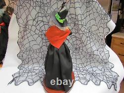 2014 Byers Choice Halloween 19 Inch Display Walking Witch Caroler Signed in OB