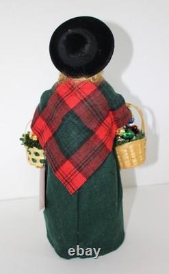 2023 Byers Choice Christmas Ornament Stall with 2024 Matching Carolers