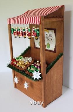 2023 Byers Choice Christmas Ornament Stall with 2024 Matching Carolers
