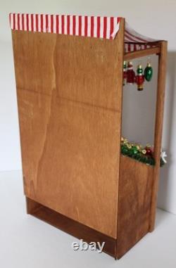 2023 Byers Choice Christmas Ornament Stall with 2024 Matching Carolers