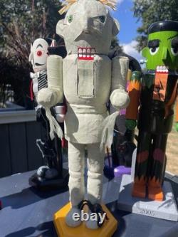6 VTG Halloween Nutcrackers! 2005 In Very Good Condition Spooky Seasonal Fun 6 VTG Halloween Nutcrackers! 2005 In Very Good Condition Spooky Seasonal Fun