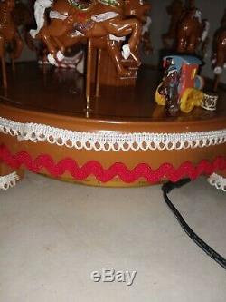 Animated GINGERBREAD COOKIE carousel Mr. Christmas Musical Merry-Go-Round