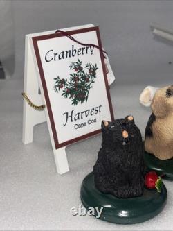 BYERS CHOICE CAROLER CRANBERRY HARVEST CAPE COD SIGN 2 Children 2 Dogs CHRISTMAS