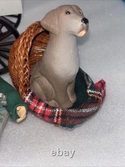 BYERS CHOICE CAROLER CRANBERRY HARVEST CAPE COD SIGN 2 Children 2 Dogs CHRISTMAS