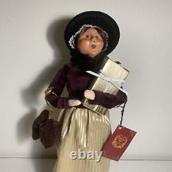 BYERS CHOICE CAROLERS Catherine Dickens 2022 SOLD OUT