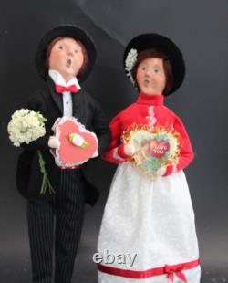 Byer's Choice 2020 Valentine Man & Woman 13 3/4