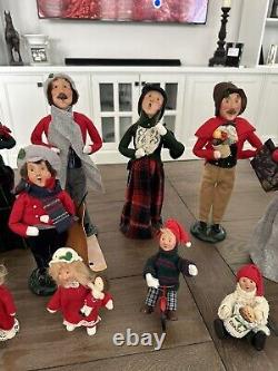 Byer's Choice Ltd Carolers (12 Carolers)