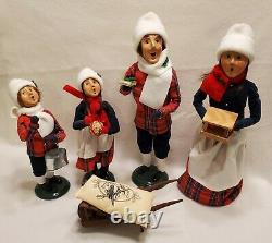 Byers Choice Caroler BIRD FEEDING FAMILY 5 Pc Man, Lady, Boy, Girl, Wheel Barrow