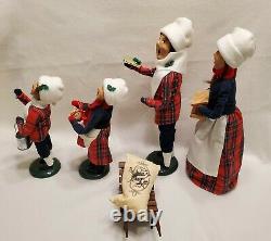 Byers Choice Caroler BIRD FEEDING FAMILY 5 Pc Man, Lady, Boy, Girl, Wheel Barrow