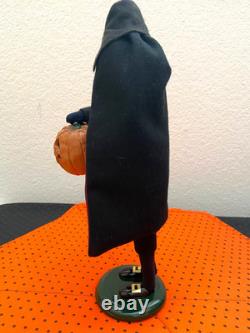 Byers Choice Carolers 2010 Halloween Headless Horseman holding pumpkin head Byers Choice Carolers 2010 Halloween Headless Horseman holding pumpkin head