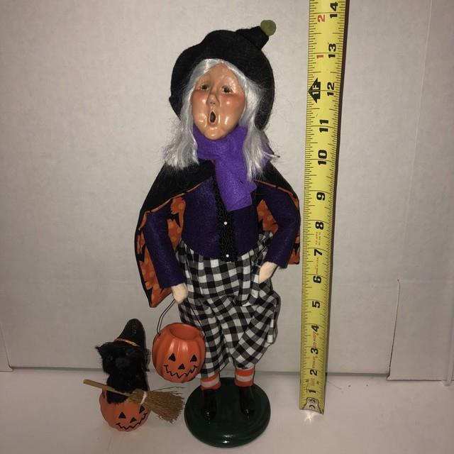 Byers Choice Carolers Halloween Smiling Jack O' Lantern Witch W Bats Lined Cape