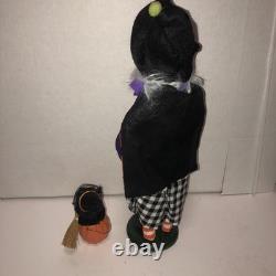 Byers Choice Carolers Halloween Smiling Jack O' Lantern Witch w Bats Lined Cape