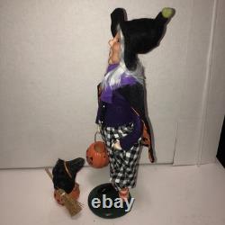 Byers Choice Carolers Halloween Smiling Jack O' Lantern Witch w Bats Lined Cape