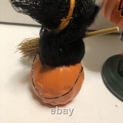 Byers Choice Carolers Halloween Smiling Jack O' Lantern Witch w Bats Lined Cape