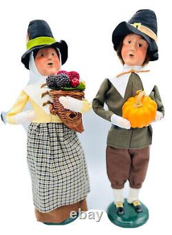 Byers Choice Carolers Thanksgiving Pilgrim man & woman 2014 cornucopia pumpkin