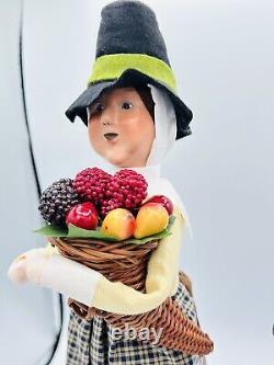 Byers Choice Carolers Thanksgiving Pilgrim man & woman 2014 cornucopia pumpkin