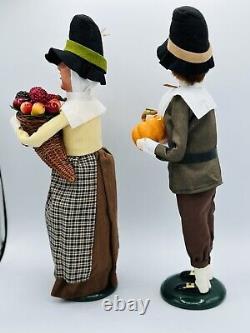 Byers Choice Carolers Thanksgiving Pilgrim man & woman 2014 cornucopia pumpkin