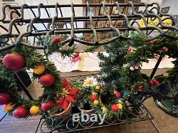 Byers Choice Christmas Cart Tree 2009 Poinsettia Wreaths 3 Carolers Snow Globe