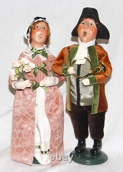 Byers Choice Colonial Man & Woman Carolers NEW 2023 FREE PRIORITY SHIPPING