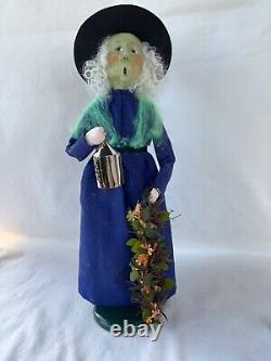 Byers Choice Green Face Halloween Witch with Lantern Flowers Raven & Cobweb Shawl