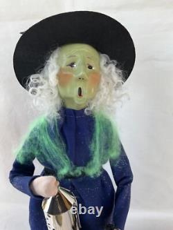 Byers Choice Green Face Halloween Witch with Lantern Flowers Raven & Cobweb Shawl