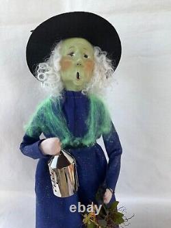 Byers Choice Green Face Halloween Witch with Lantern Flowers Raven & Cobweb Shawl