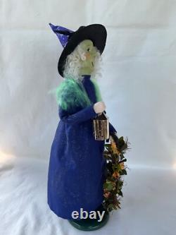 Byers Choice Green Face Halloween Witch with Lantern Flowers Raven & Cobweb Shawl