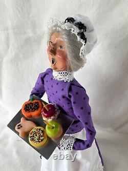 Byers Choice Halloween Grandmother Baker with Ghost Pumpkins Caramel Apples