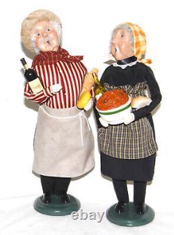 Byers Choice Italian Grandmother Grandfather Caroler New 2025 Free Shipping Byers Choice Italian Grandmother Grandfather Caroler New 2025 Free Shipping
