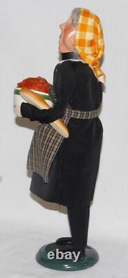 Byers Choice Italian Grandmother Grandfather Caroler New 2025 Free Shipping Byers Choice Italian Grandmother Grandfather Caroler New 2025 Free Shipping