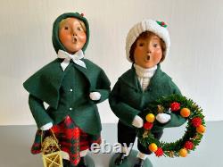 Byers Choice Lantern Family of 4 Carolers plus Accessory Sign