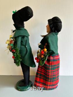Byers Choice Lantern Family of 4 Carolers plus Accessory Sign