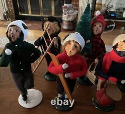 Byers Choice Lot Of 11 Christmas Carolers