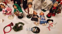 Byers Choice Lot Of Carolers And Extras