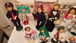 Byers Choice Lot Of Carolers And Extras