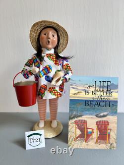 Byers Choice Nautical / Beach Girl with Bucket, Seashell and Accessory Sign Byers Choice Nautical / Beach Girl with Bucket, Seashell and Accessory Sign
