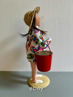 Byers Choice Nautical / Beach Girl with Bucket, Seashell and Accessory Sign Byers Choice Nautical / Beach Girl with Bucket, Seashell and Accessory Sign
