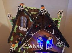 Byers Choice Traditions Cobweb Cottage Lighted Gingerbread House 2013 Halloween Byers Choice Traditions Cobweb Cottage Lighted Gingerbread House 2013 Halloween