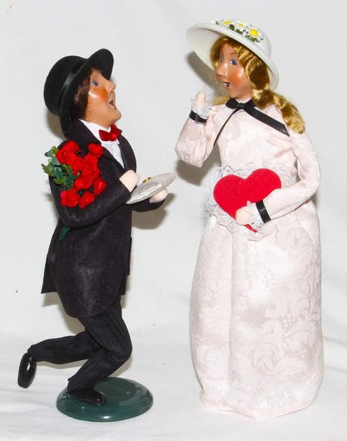 Byers Choice Valentine Proposal Woman And Man Caroler Free Shipping New